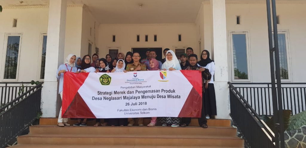 Strategi Merek dan Pengemasan Produk Desa Neglasari Majalaya Menuju Desa Wisata
